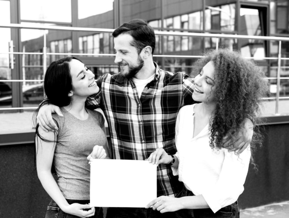Tutorvoxzora Büro mit modernem Arbeitsbereich